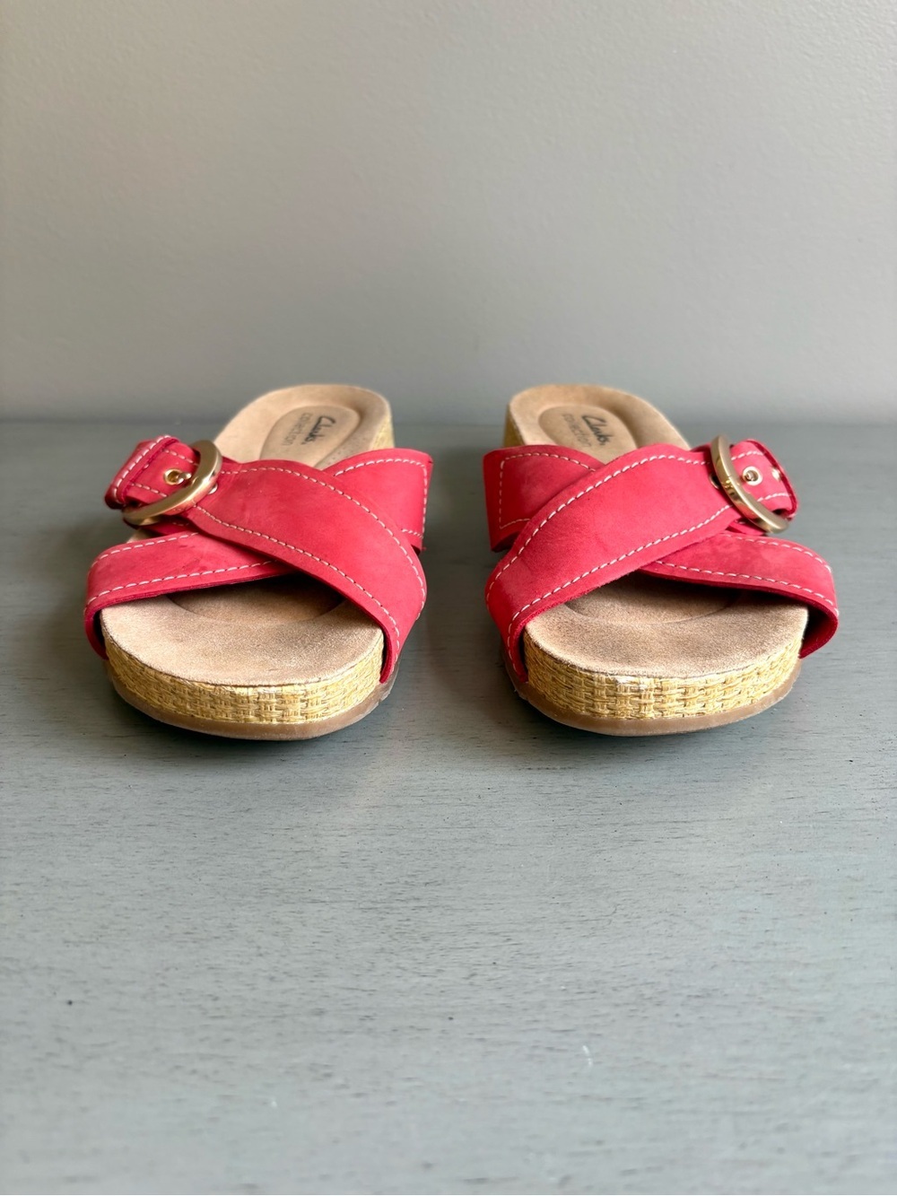 Clarks Collection Reileigh May Nubuck Red Crisscross Slide Buckle Sandal Sz 7.5 - Picture 4 of 12